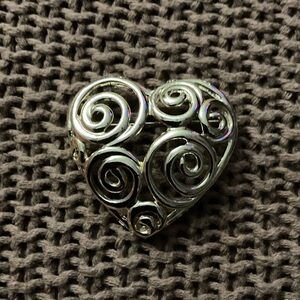 Vintage Elegant Silver Heart Swirl Pendant